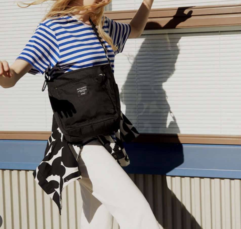 Striped outfit and shadow for taste